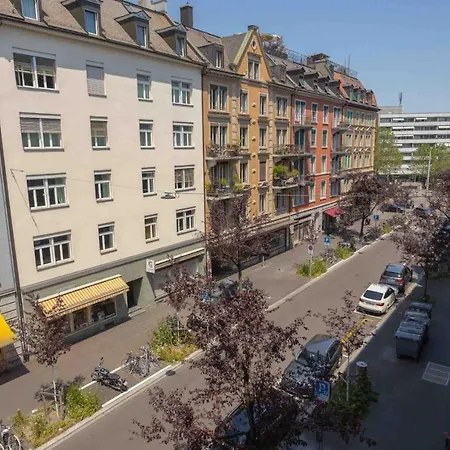 Downtown Deluxe With Queen Bed Be-25