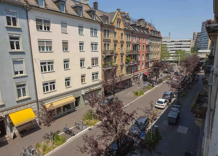 Downtown Deluxe With Queen Bed Be-25